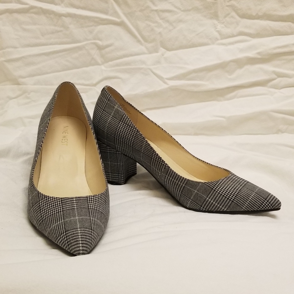 NINE WEST black/gray/white glen-plaid mid-heel pumps. Size 7.5